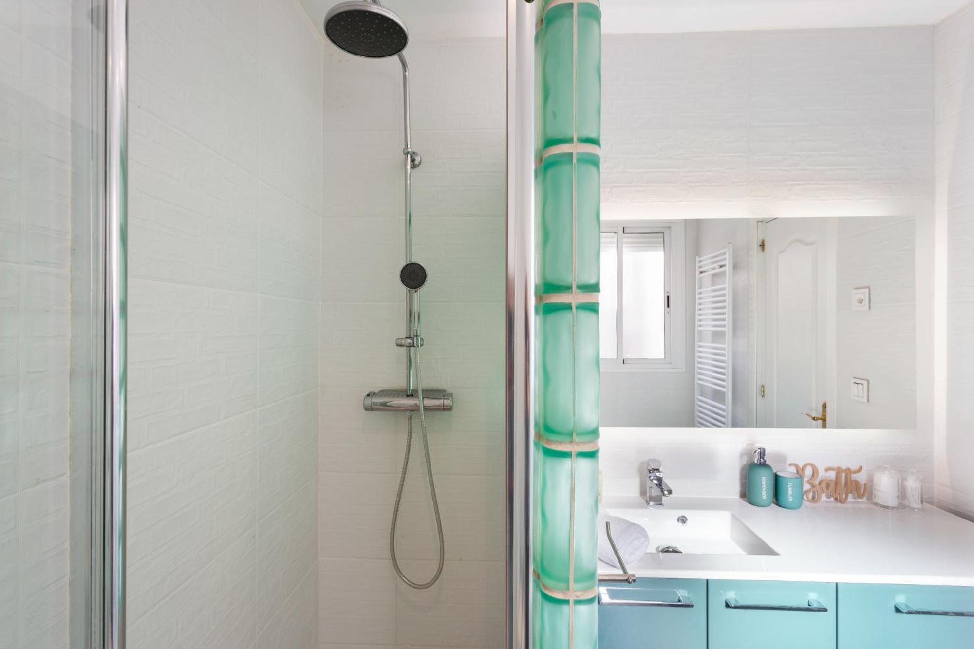 Elegant 1 Bedroom Apartment In The Heart Of Centro Madrid Buitenkant foto